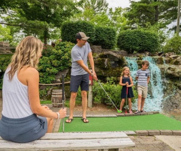 pirates mini golf